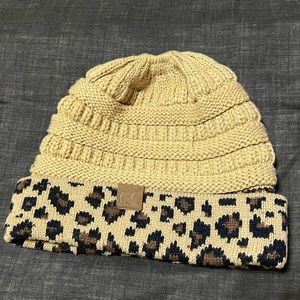 Ponytail beanie, winter hat